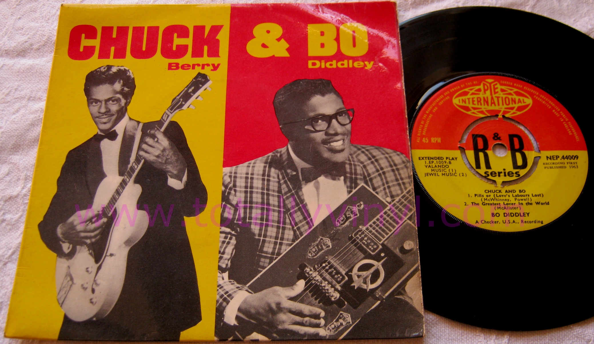 Totally Vinyl Records || Berry & Bo Diddley, Chuck - Roll over